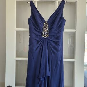 Monique Lhuillier Silk Gown. Size - 10